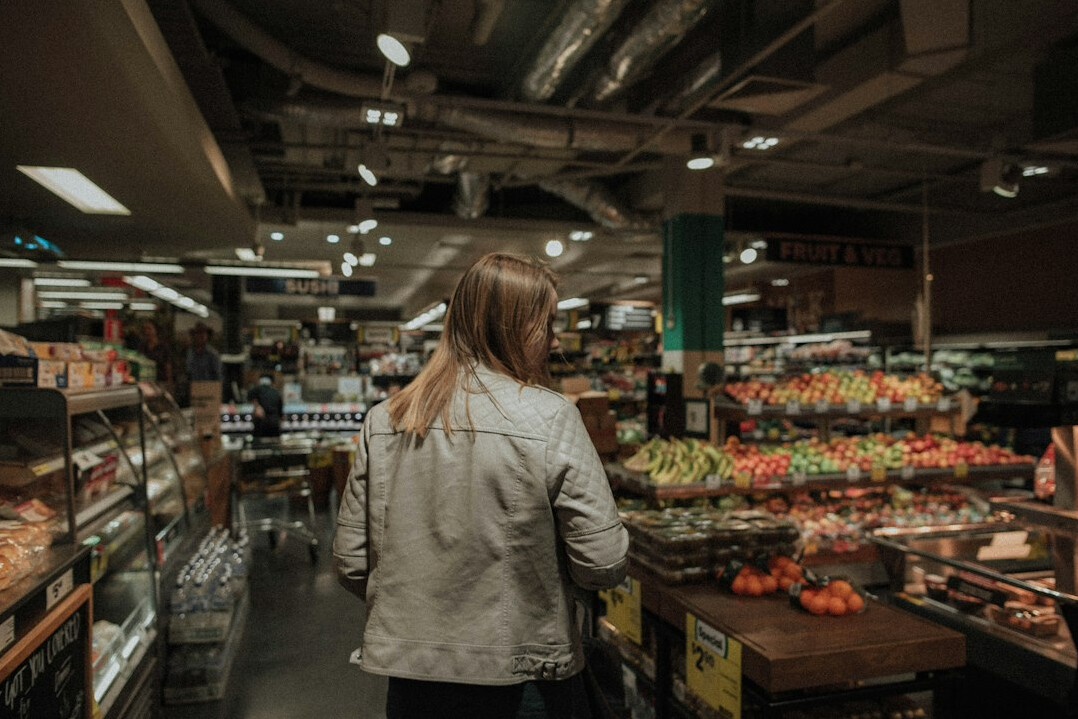 supermarket aisle chase