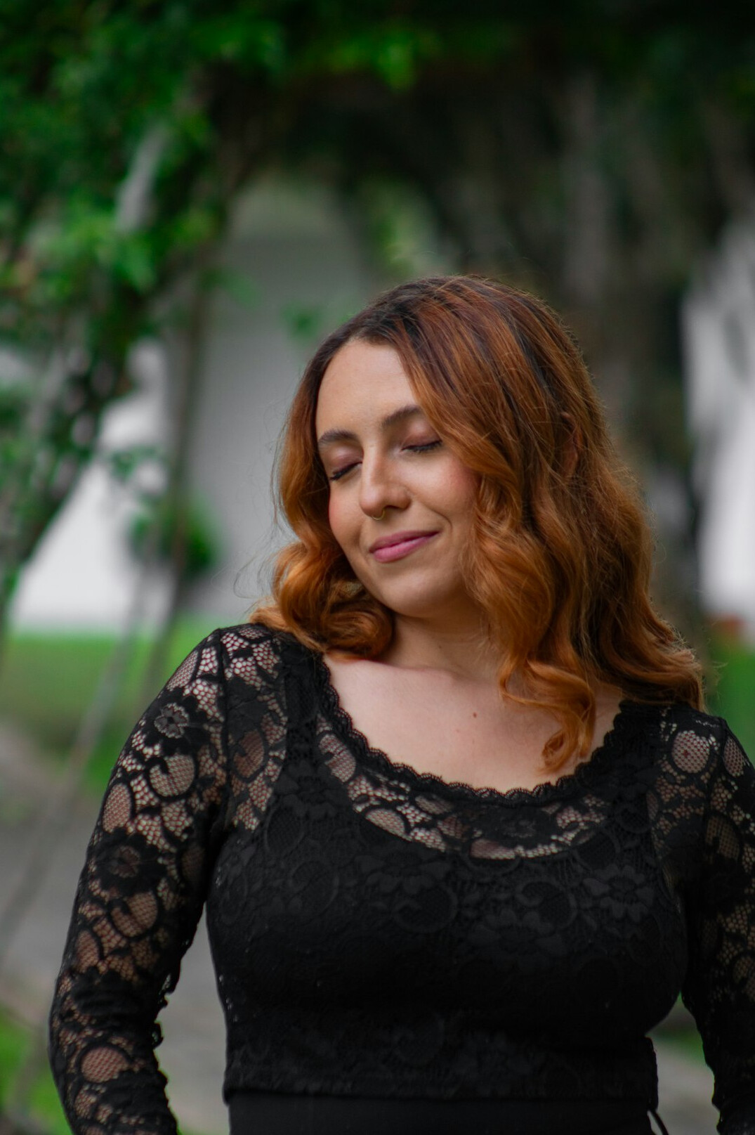 Portrait of a smiling woman editor in her thirties